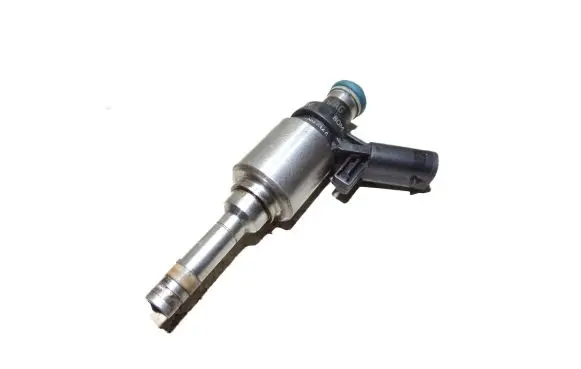 Audi A4 S4 B8 8K Fuel injector 06H906036G