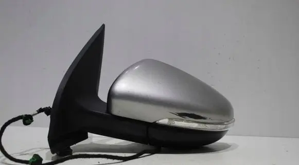 Volkswagen Golf VI Front door electric wing mirror 