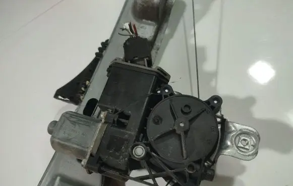 Opel Insignia A Rear door window regulator motor 910280103