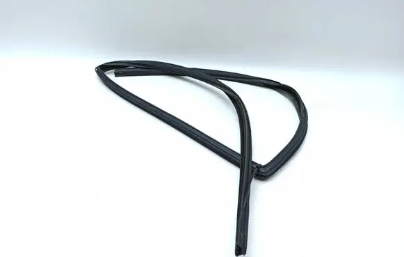 Mercedes-Benz E W123 Rubber seal rear door window/glass
