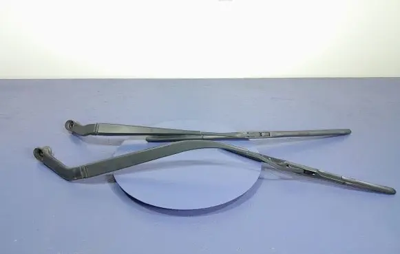 Mitsubishi Outlander Front wiper blade arm