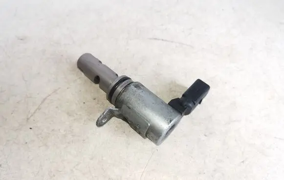 Volkswagen Touran I Camshaft vanos timing valve 03C906455A
