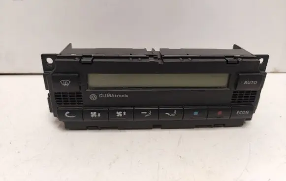 Volkswagen PASSAT B5.5 Climate control unit