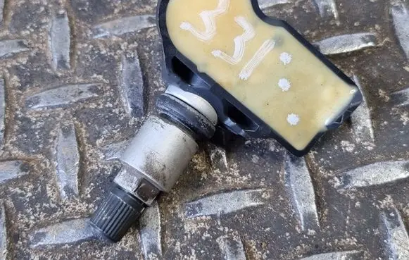 Volkswagen Arteon Tire pressure sensor 5Q0907275B