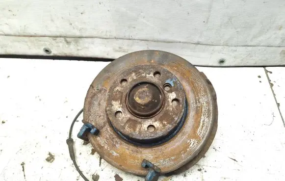 BMW 3 E36 Rear wheel hub