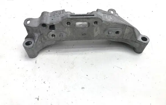 Peugeot 408 P54 Engine mounting bracket 9854066580