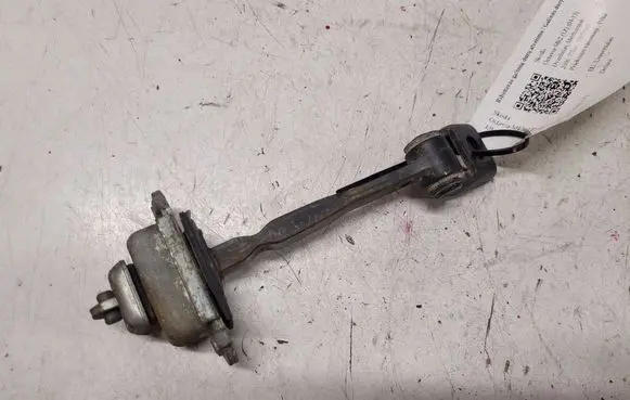 Skoda Octavia Mk2 (1Z) Rear door check strap stopper