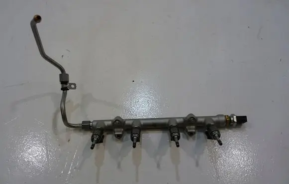 Volkswagen T-Roc Fuel main line pipe