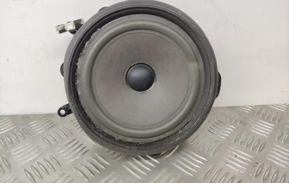 Audi A4 S4 B7 8E 8H Front door speaker 8E0035411