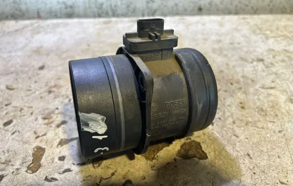 Audi Q3 8U Mass air flow meter 0281002956 350656764 03L906461A