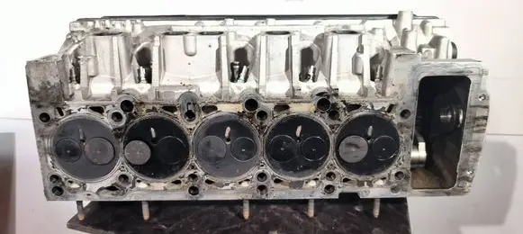 Volkswagen Phaeton Engine head 