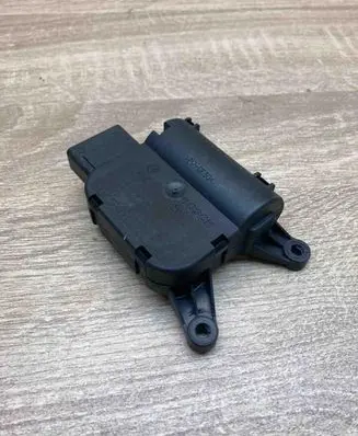 Audi A4 S4 B6 8E 8H Air flap motor/actuator 8E1820511C 0132801302