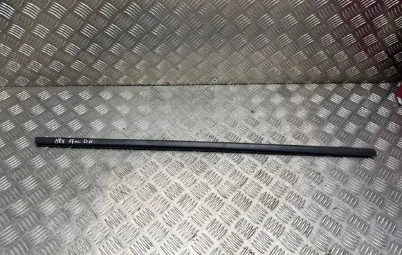 Honda HR-V Rear door glass trim molding