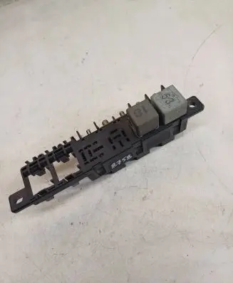 Volkswagen PASSAT B5.5 Fuse module 8L0941822A 896083000