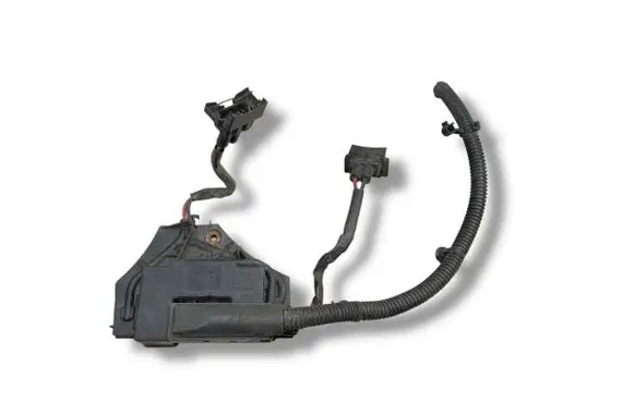 Opel Vectra C Coolant fan relay 1379131 081104 870736U