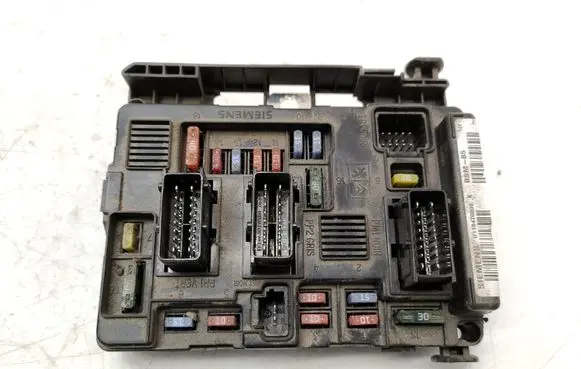 Citroen Berlingo Fuse module 9650618280