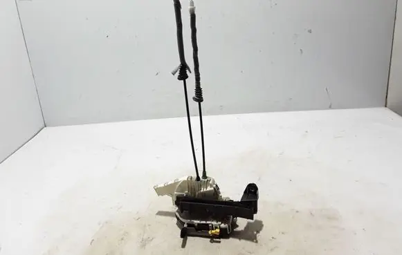 Fiat 500X Front door lock