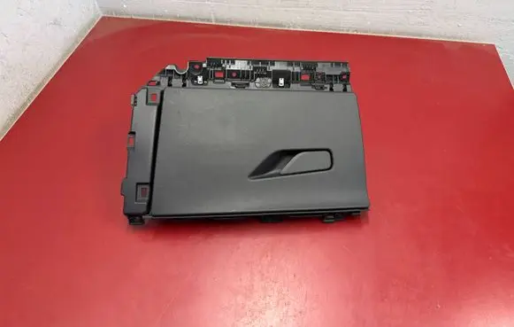 BMW X1 U11 Glove box 9635030 2607192X T0546371