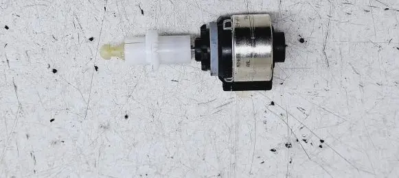 Audi Q2 - Headlight level adjustment motor 92001947