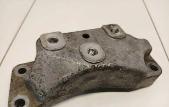 Audi A3 S3 8P Engine mounting bracket 1k0199117
