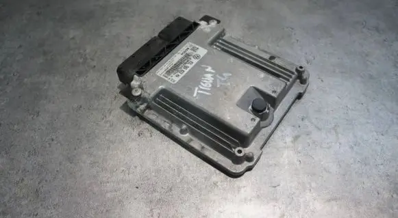 Volkswagen Tiguan Engine control unit/module 03L906022HA 03L906022G 0281014701