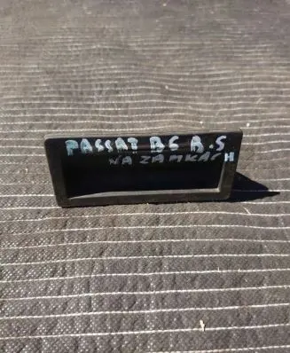 Volkswagen PASSAT B6 Tailgate trunk handle 5N0827566