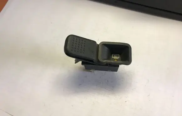 Windscreen/window heater switch