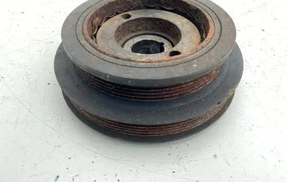 Toyota Avensis T250 Crankshaft pulley