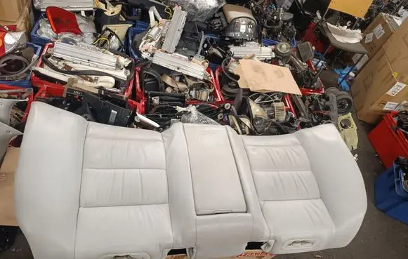 BMW 7 E32 Rear seat 