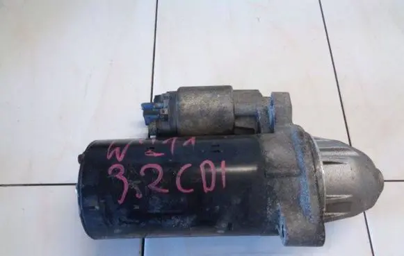 Mercedes-Benz E W211 Starter motor A0051516601