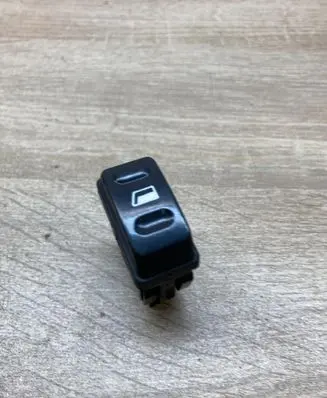 Citroen Xsara Picasso Electric window control switch 22681