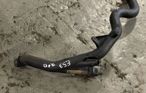 BMW X5 E53 Engine coolant pipe/hose 7787379 3100306