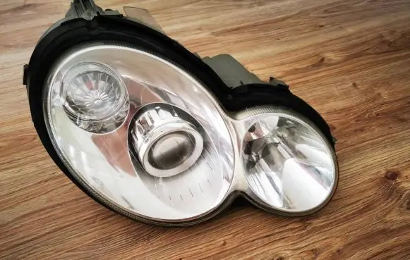 Mercedes-Benz C W203 Headlight/headlamp 15694200