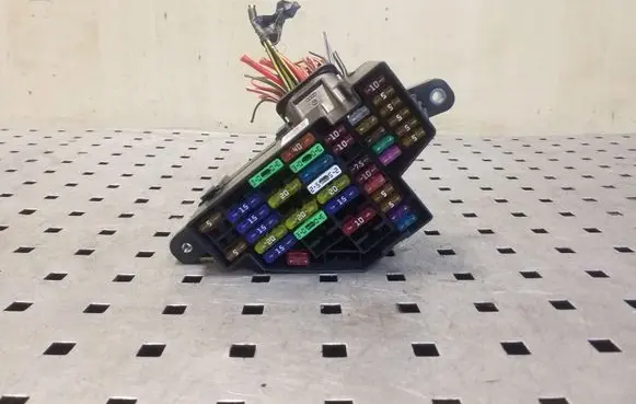 Skoda Octavia Mk2 (1Z) Fuse module 1K1941824