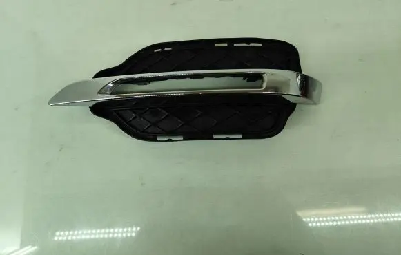 Mercedes-Benz GLK (X204) Front fog light trim/grill A2048857123