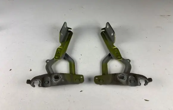 Ford Fiesta Engine bonnet/hood hinges 