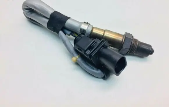 Volkswagen PASSAT CC Lambda probe sensor 06J906262