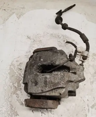 BMW 5 F10 F11 Front brake caliper 6791920