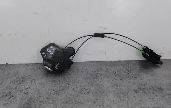 Suzuki Grand Vitara II Rear door lock 60331054