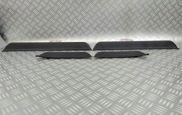KIA Ceed sill trim set (inner) 85887J7100WK