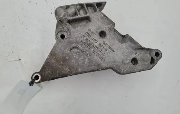 Volkswagen Golf V Engine mounting bracket 03G199207F