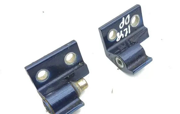 Maserati Quattroporte Front door hinge set 
