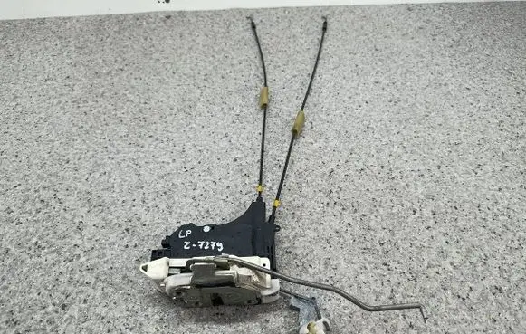 Mitsubishi Lancer X Front door lock