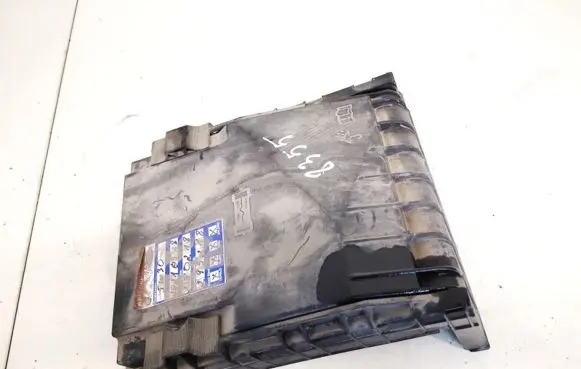 Volkswagen PASSAT B6 Fuse box cover 1k0937132f