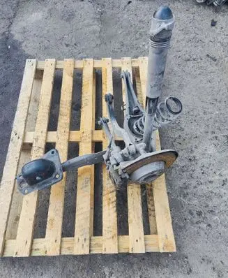 Rear wheel hub spindle/knuckle