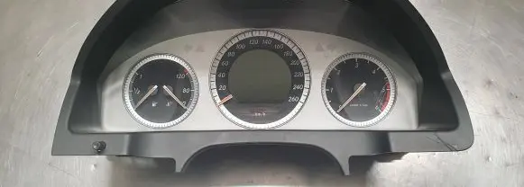 Mercedes-Benz C W204 Speedometer (instrument cluster) A2045402211 A2044422221 A2045404548