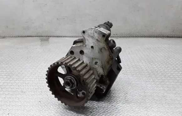 Renault Megane II Fuel injection high pressure pump 0445010075 8200456693