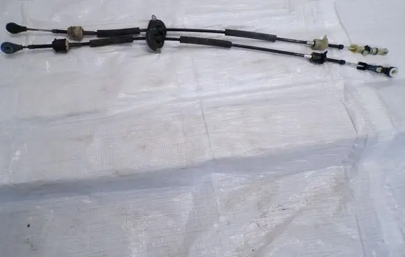 Gear shift cable linkage