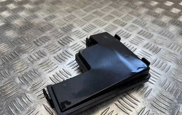 Nissan Qashqai Fuse box cover 243824EA2A