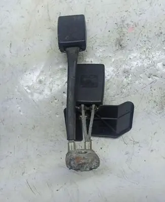 Audi A4 S4 B5 8D Middle seatbelt buckle (rear) 